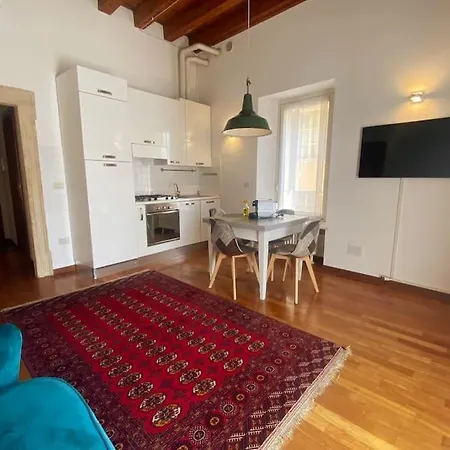 Juliet's Terrace Free Park