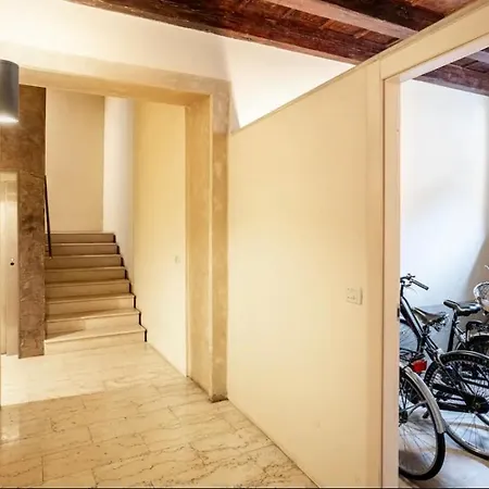 Juliet's Terrace Free Park