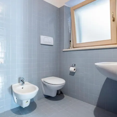 Juliet's Terrace Free Park