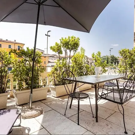 公寓 Juliet's Terrace Free Park 维罗纳